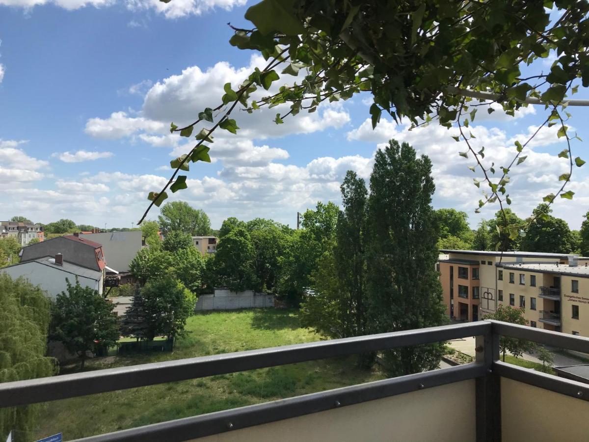 Stadtdschungel Mit Balkon *